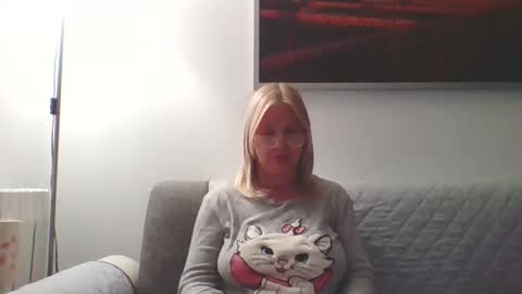 Snapshot of lovestar544963 chatting on April 7, 2026, 10:42 pm Marlyn online show from April 7, 2026, 10:42 pm