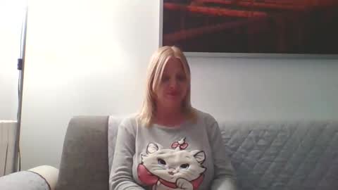 Snapshot of lovestar544963 chatting on April 22, 2026, 10:22 pm Marlyn online show from April 22, 2026, 10:22 pm