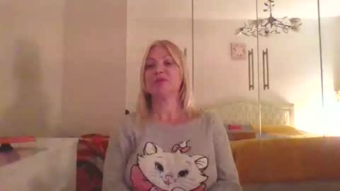 Snapshot of lovestar544963 chatting on May 13, 2026, 9:11 pm Marlyn online show from May 13, 2026, 9:11 pm