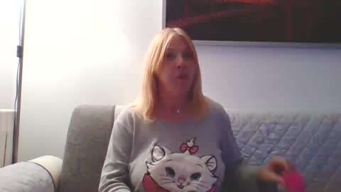 Snapshot of lovestar544963 chatting on May 14, 2026, 7:09 pm Marlyn online show from May 14, 2026, 7:09 pm