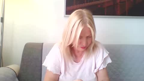 Snapshot of lovestar544963 chatting on June 2, 2026, 12:40 pm Marlyn online show from June 2, 2026, 12:40 pm
