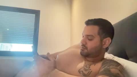 Snapshot of lovesteve_o chatting on December 27, 2024, 8:13 am lovesteve_o online show from December 27, 2024, 8:13 am