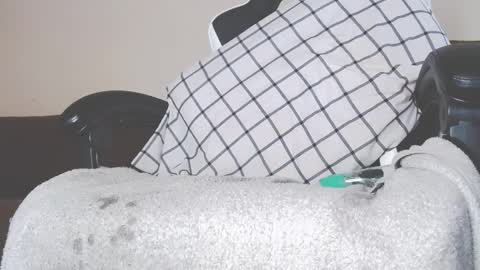 lovetobeused online show from September 30, 2025, 6:35 pm