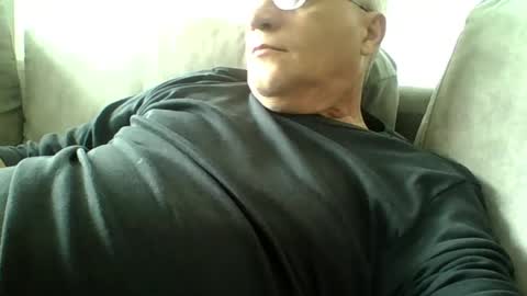 Snapshot of lovetightass251577 chatting on April 18, 2026, 12:20 pm lovetightass online show from April 18, 2026, 12:20 pm