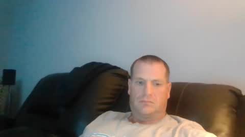 Snapshot of lovetocum37 chatting on December 4, 2025, 7:33 pm lovetocum37 online show from December 4, 2025, 7:33 pm