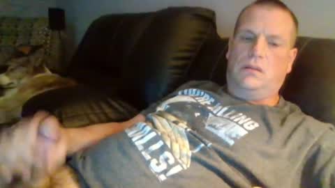 lovetocum37 online show from April 28, 2026, 3:44 am