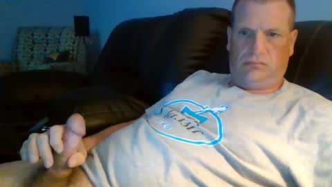 lovetocum37 online show from May 26, 2026, 3:02 am