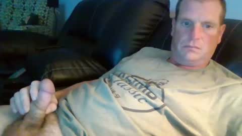 lovetocum37 online show from August 7, 2026, 2:13 am
