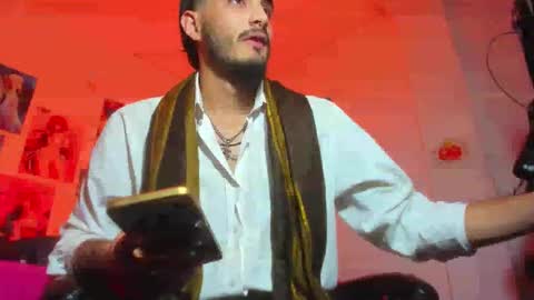 lovexjuxn77 online show from December 16, 2025, 9:31 pm