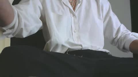 lovexjuxn77 online show from February 15, 2026, 6:37 pm