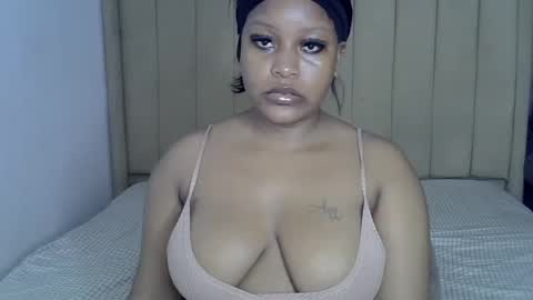 Snapshot of loveydivah chatting on June 14, 2026, 6:48 am loveydivah online show from June 14, 2026, 6:48 am