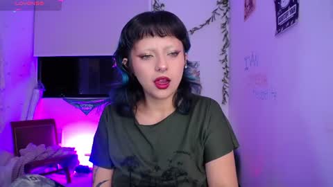 loving_alma online show from June 15, 2026, 2:14 am
