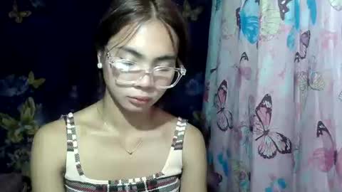 loving_rhean online show from June 19, 2026, 12:20 pm
