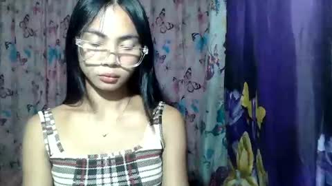 loving_rhean online show from July 4, 2026, 11:16 am