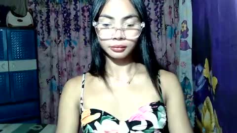 loving_rhean online show from July 15, 2026, 11:48 am