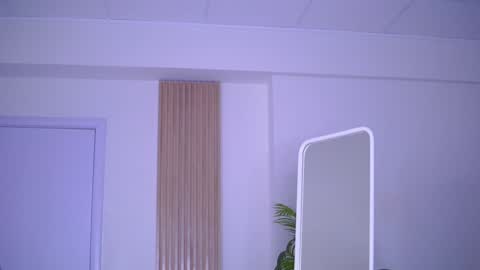 Nora online show from February 5, 2025, 4:37 am