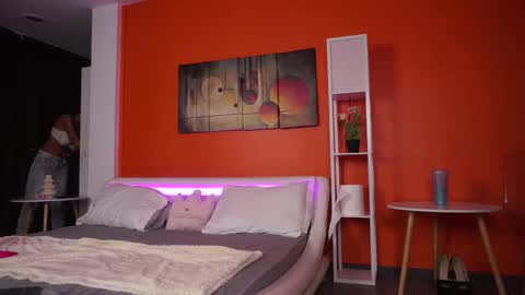 Nora online show from September 29, 2025, 3:22 am