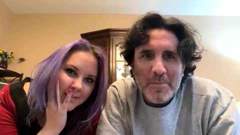 lovleybutwild online show from November 26, 2025, 9:05 pm