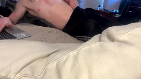 Snapshot of lowkey42011 chatting on November 23, 2025, 3:28 am lowkey42011 online show from November 23, 2025, 3:28 am