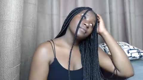 Snapshot of loyalcutie chatting on December 7, 2024, 7:05 am loyalcutie online show from December 7, 2024, 7:05 am