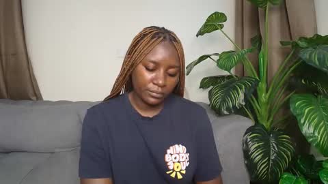 loyalcutie online show from May 5, 2026, 4:53 am