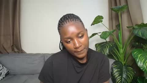 loyalcutie online show from May 13, 2026, 5:27 am