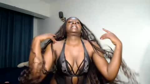 loyalcutie online show from July 17, 2026, 5:03 am