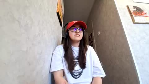 Snapshot of loycecicco chatting on July 16, 2026, 12:00 pm Lika online show from July 16, 2026, 12:00 pm