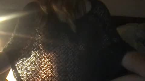 Snapshot of lozivelle chatting on November 23, 2025, 10:26 am lozivelle online show from November 23, 2025, 10:26 am