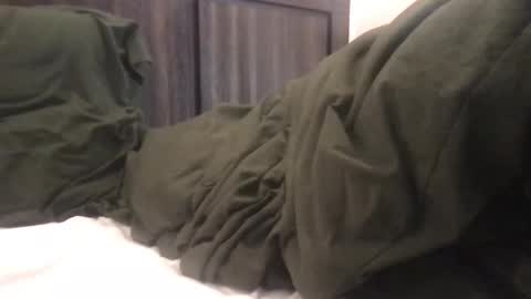 lozivelle online show from December 13, 2025, 7:53 pm