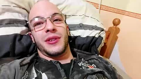 Snapshot of lshot_d chatting on December 21, 2024, 6:41 am Lshot D online show from December 21, 2024, 6:41 am