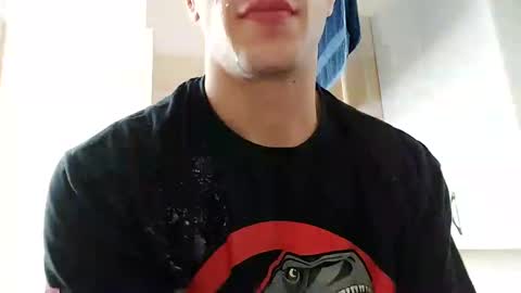 Snapshot of lshot_d chatting on January 5, 2025, 10:32 am Lshot D online show from January 5, 2025, 10:32 am