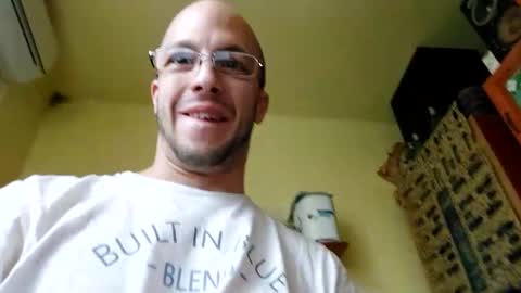 Snapshot of lshot_d chatting on January 25, 2025, 9:26 am Lshot D online show from January 25, 2025, 9:26 am