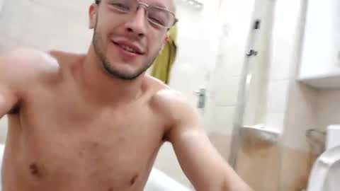 Snapshot of lshot_d chatting on January 26, 2025, 6:17 am Lshot D online show from January 26, 2025, 6:17 am