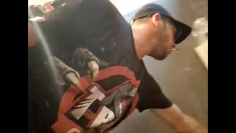 Snapshot of lshot_d chatting on October 9, 2025, 10:24 am Lshot D online show from October 9, 2025, 10:24 am