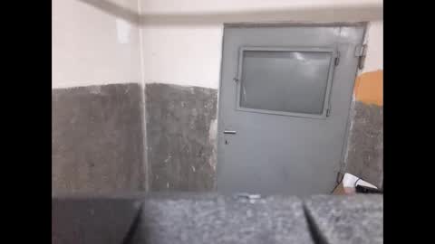 Snapshot of lshot_d chatting on October 21, 2025, 11:05 pm Lshot D online show from October 21, 2025, 11:05 pm