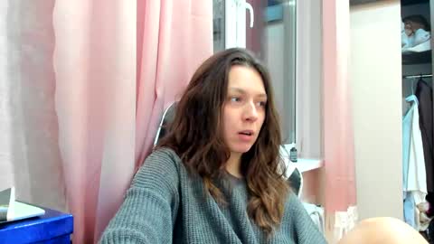 Lu krecia online show from January 7, 2025, 6:56 pm