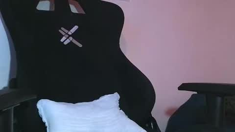   online show from December 23, 2025, 2:42 am