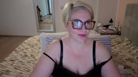 Snapshot of luana0809 chatting on December 5, 2025, 8:23 am luana online show from December 5, 2025, 8:23 am