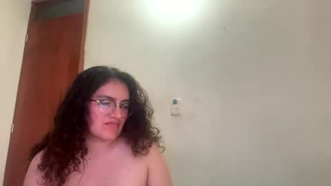 Snapshot of luanapowerful chatting on July 21, 2026, 3:09 am luanapowerful online show from July 21, 2026, 3:09 am