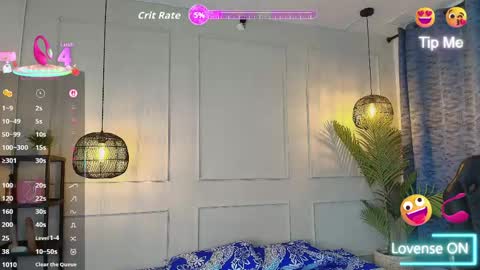 lUAN online show from April 23, 2026, 11:42 am