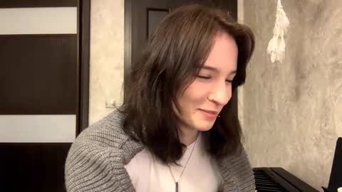 Snapshot of luannmaixner chatting on December 4, 2025, 5:43 pm luannmaixner online show from December 4, 2025, 5:43 pm