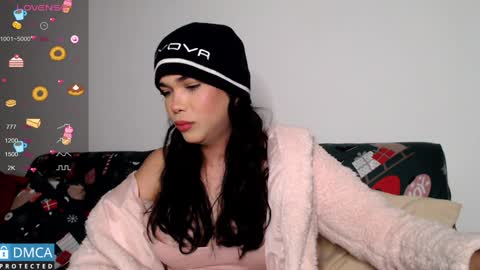 luara_ online show from January 9, 2025, 2:07 pm