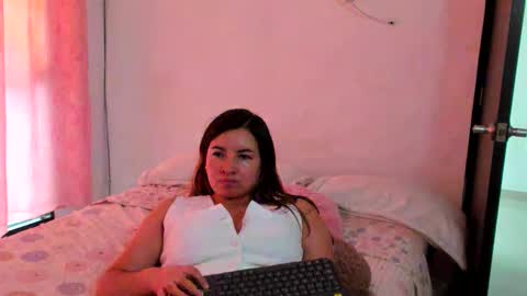 luara__01__lecat_1 online show from March 10, 2026, 8:14 pm