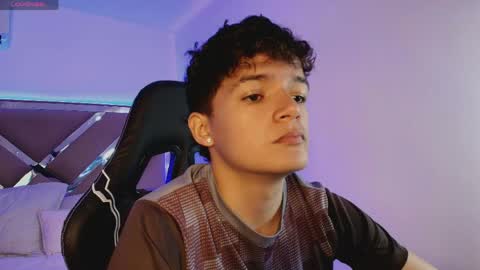 luca_voss1 online show from April 17, 2026, 12:08 pm