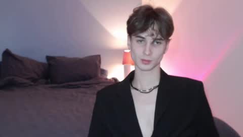 lucacharm online show from January 16, 2025, 9:30 pm