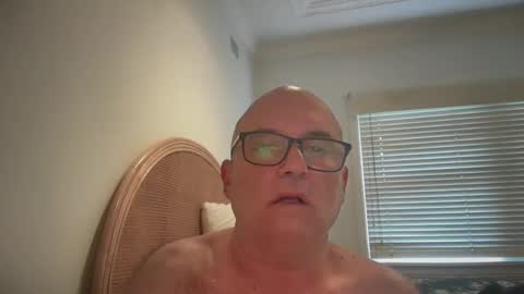 Snapshot of lucas10004 chatting on January 17, 2025, 12:53 am lucas10004 online show from January 17, 2025, 12:53 am