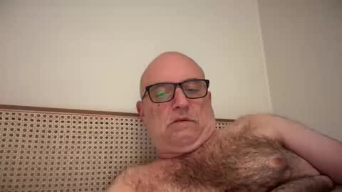 Snapshot of lucas10004 chatting on October 19, 2025, 9:32 am lucas10004 online show from October 19, 2025, 9:32 am