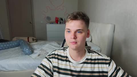 Lucas Gill online show from November 21, 2025, 3:38 am