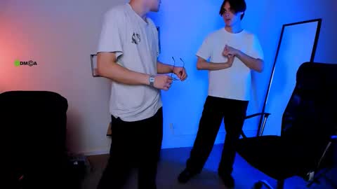 Snapshot of lucas_long_ chatting on September 18, 2025, 1:02 pm lucas_long_ online show from September 18, 2025, 1:02 pm